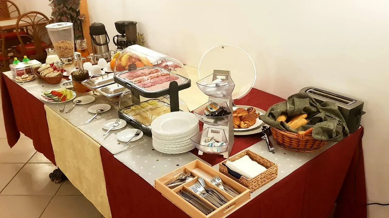 Hotel Oswaldo Budapest 2*,